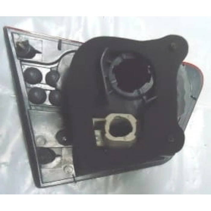 KIA CERATO- 10/11; İÇ STOP LAMBASI SAĞ KIRMIZI/BEYAZ (FAMELLA)