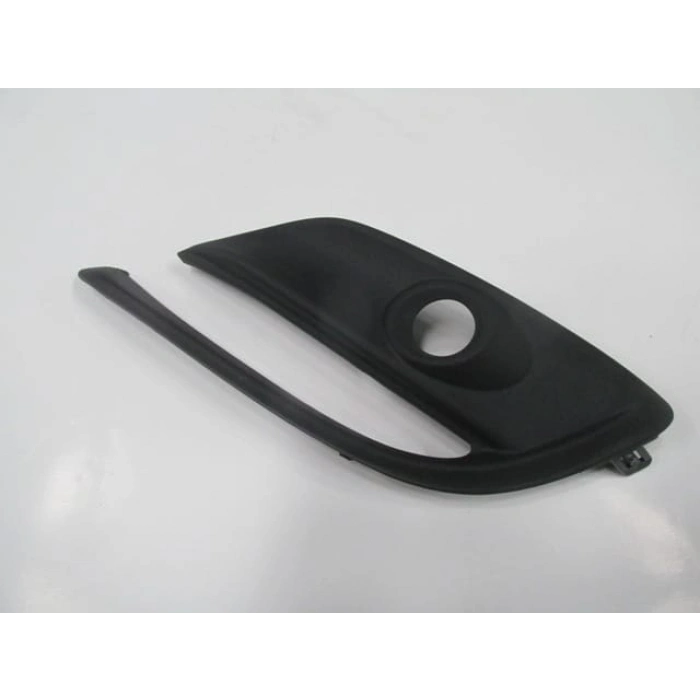 MAZDA 3- SD/HB- 16/20; SİS LAMBA KAPAĞI SAĞ SİS DELİKLİ (TW)