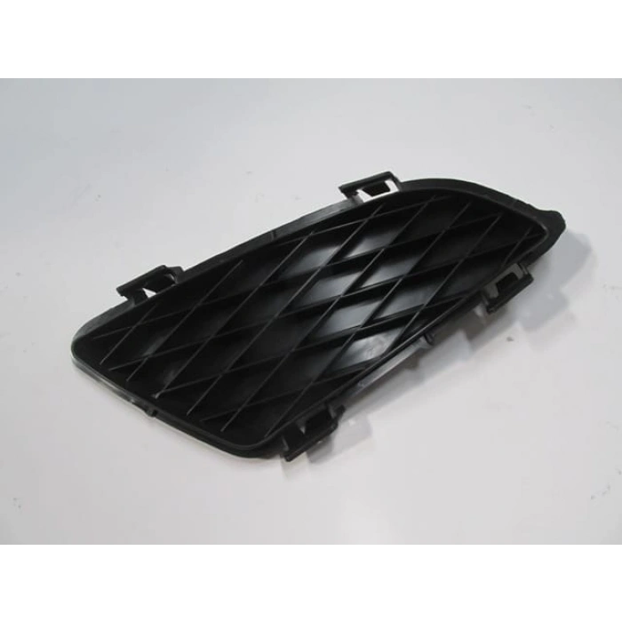 MAZDA 6- SD- 03/06; SİS LAMBA KAPAĞI SAĞ SİS DELİKSİZ SİYAH (TW)