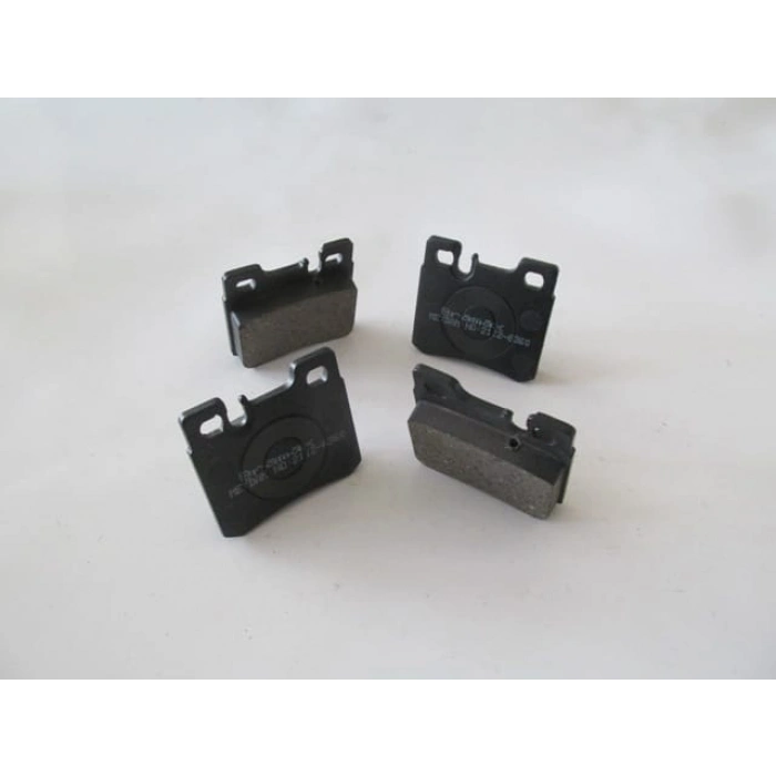 MERCEDES 190- W201- 83/93; ARKA FREN BALATASI (KABLOSUZ)(DİSK) (61,8X58,1X13,5)(BRAMAX)