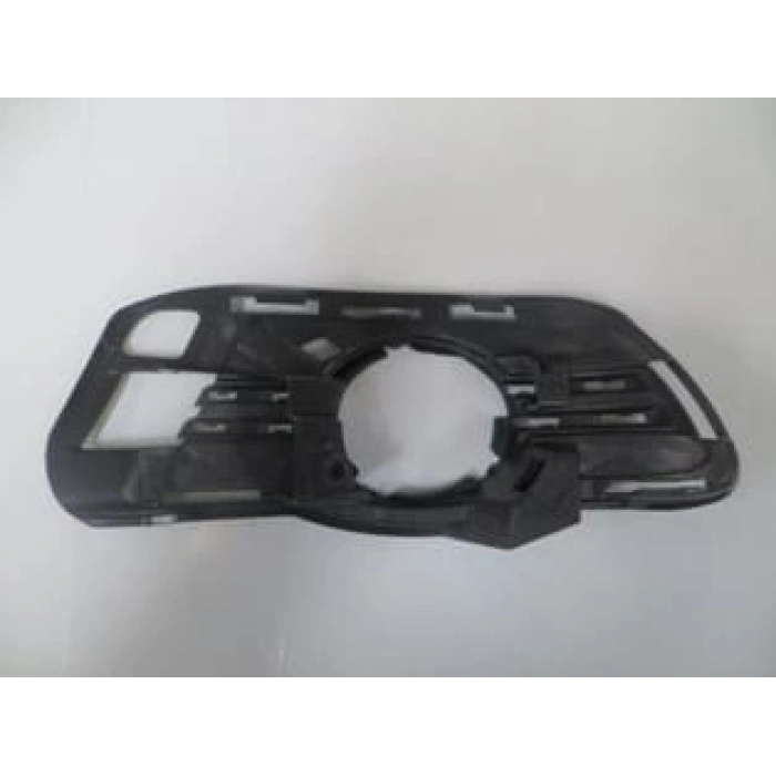 MERCEDES C CLASS- W204- 07/11; SİS LAMBA KAPAĞI SAĞ SİS DELİKLİ (TW)