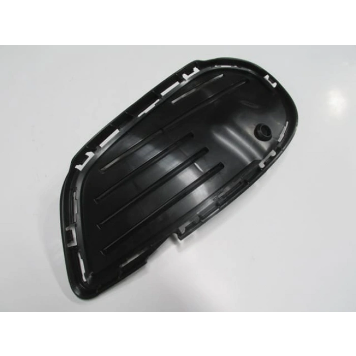 MERCEDES C CLASS- W205- 14/17; SİS LAMBA KAPAĞI BRAKETİ SAĞ SENSÖR DELİKLİ (AMG)(TW)