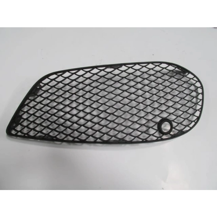 MERCEDES C CLASS- W205- 14/17; SİS LAMBA KAPAĞI SAĞ SİS DELİKSİZ (AMG)(TW)