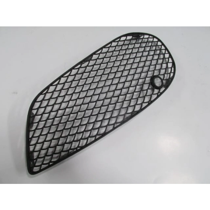 MERCEDES C CLASS- W205- 14/17; SİS LAMBA KAPAĞI SAĞ SİS DELİKSİZ (AMG)(TW)