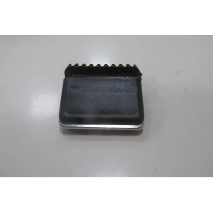 MERCEDES E CLASS- W210- 96/99; HAVALANDIRMA IZGARASI YÖN DÜĞMESİ