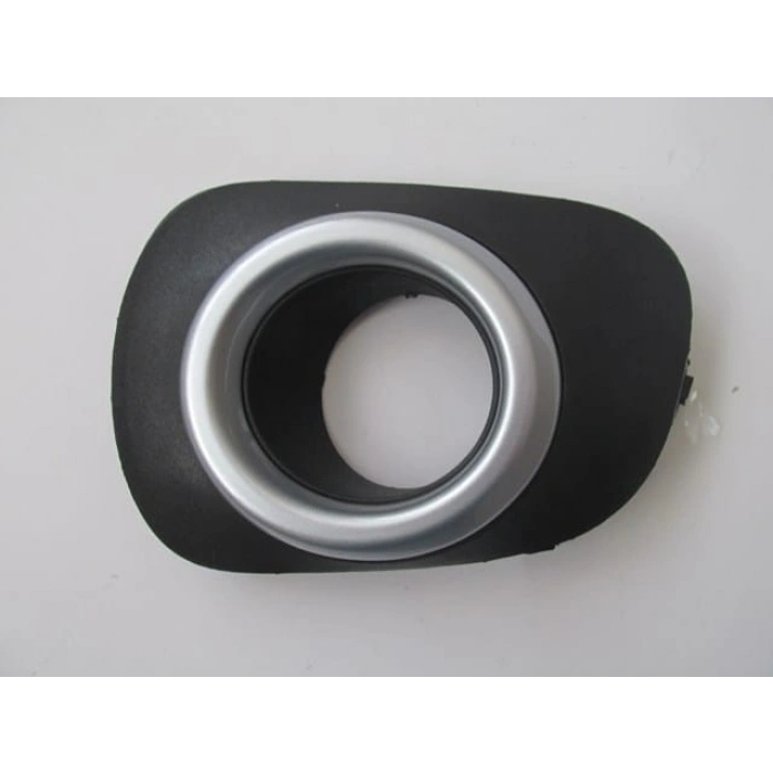 MITSUBISHI L200- PICK UP- 10/13; SİS LAMBA KAPAĞI SOL SİS DELİKLİ (ÜST ÇERÇEVESİ GRİ) (FPI)