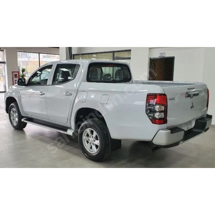 MITSUBISHI L200- PICK UP- 19/22; ARAÇ BİLGİLERİ VE RESİMLERİ