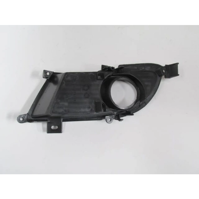 MITSUBISHI LANCER- 04/06; SİS LAMBA KAPAĞI SAĞ SİS DELİKLİ SİYAH (FPI)