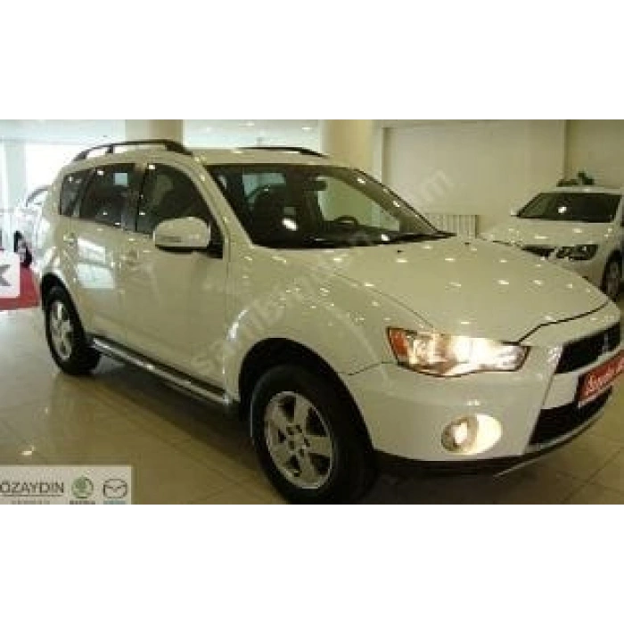 MITSUBISHI OUTLANDER- 08/12; ARAÇ BİLGİLERİ VE RESİMLERİ