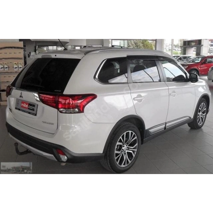 MITSUBISHI OUTLANDER- 13/16; ARAÇ BİLGİLERİ VE RESİMLERİ