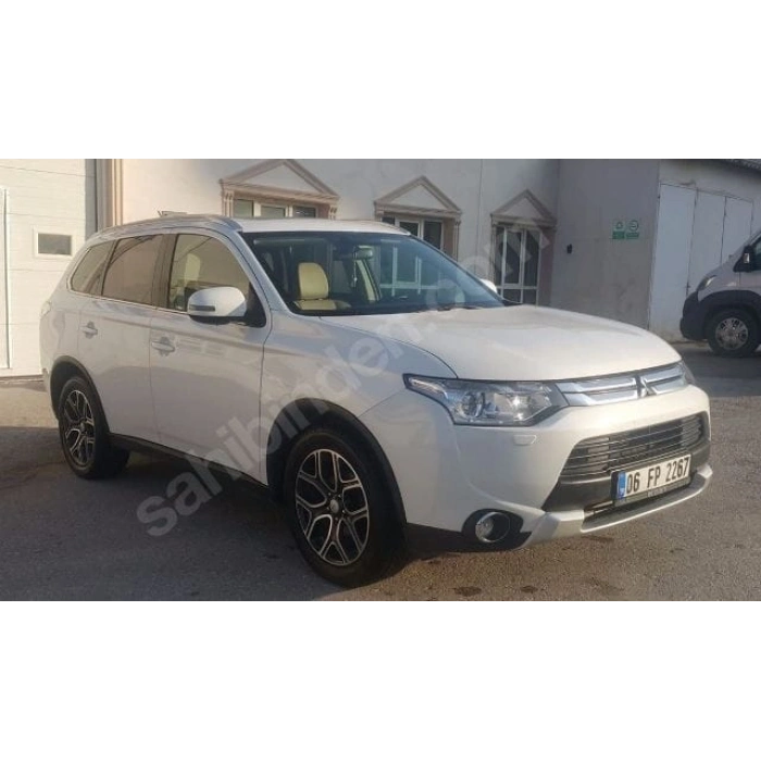 MITSUBISHI OUTLANDER- 13/16; ARAÇ BİLGİLERİ VE RESİMLERİ