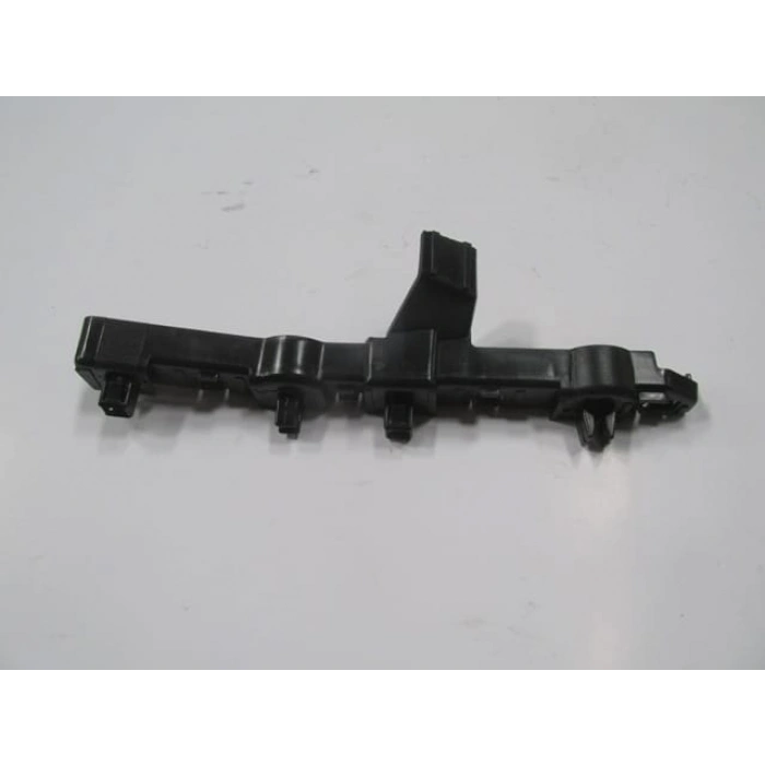 NISSAN QASHQAI- J11- 14/21; ÖN TAMPON BAĞLANTI BRAKETİ SAĞ PLASTİK (CASP)