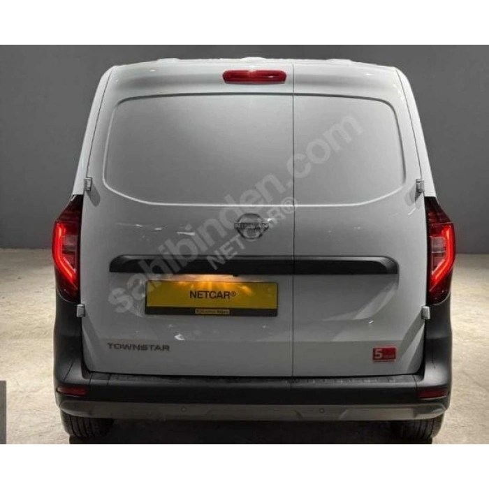 NISSAN TOWNSTAR- 2025->; ARAÇ BİLGİLERİ VE RESİMLERİ