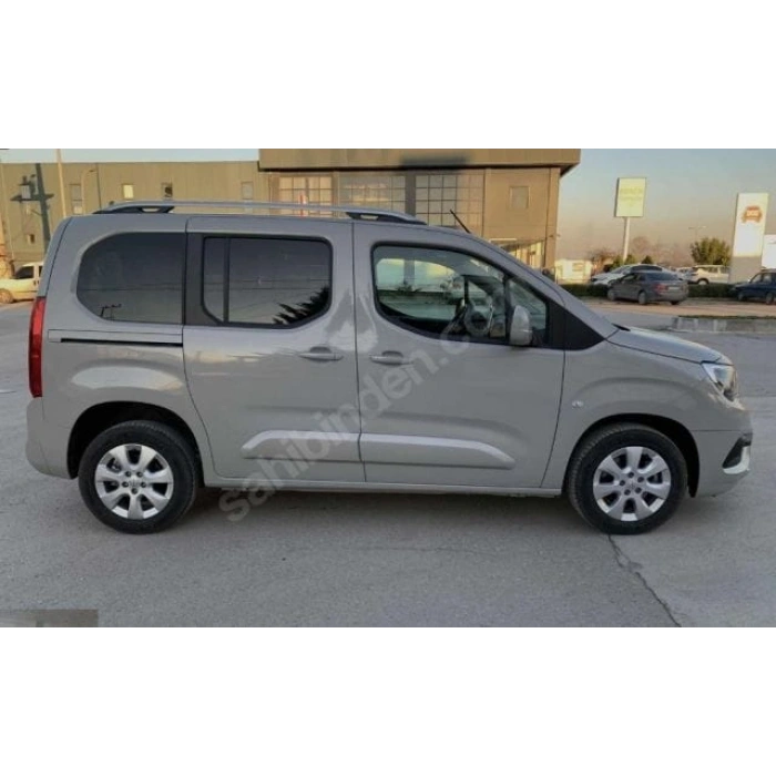 OPEL COMBO- 19/24; ARAÇ BİLGİLERİ VE RESİMLERİ