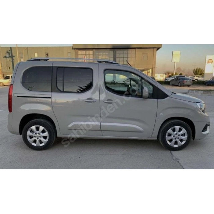 OPEL COMBO- 19/24; ARAÇ BİLGİLERİ VE RESİMLERİ