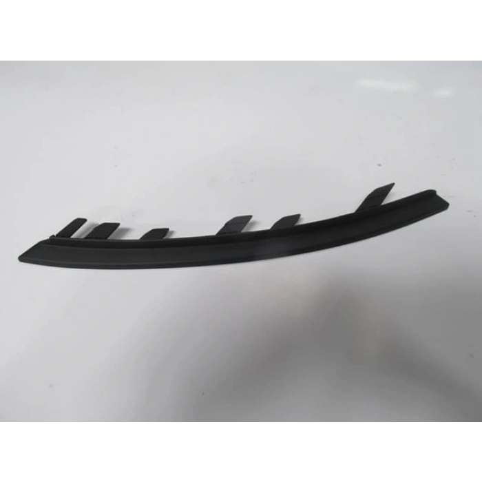 OPEL CORSA- E- 15/19; ÖN TAMPON PANJURU ÇITASI SAĞ (SİS LAMBA KAPAĞI ALT ÇITASI)(TW)