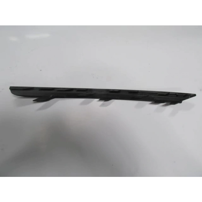 OPEL CORSA- E- 15/19; ÖN TAMPON PANJURU ÇITASI SOL (SİS LAMBA KAPAĞI ALT ÇITASI)(TW)