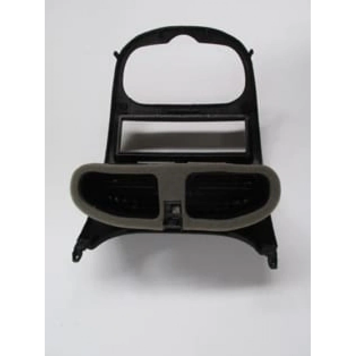 PEUGEOT 206- HB- 99/09; ÖN GÖĞÜS HAVALANDIRMA PETEĞİ ORTA (TEYP PANELİ) (BFN)