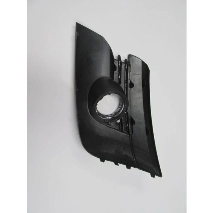 PEUGEOT 3008- 09/13; SİS LAMBA KAPAĞI SAĞ SİS DELİKLİ (SİS ÇERÇEVESİ NİKELAJLI) (TYG)