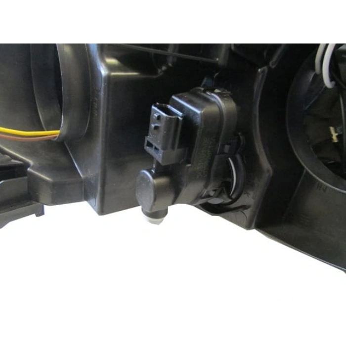 PEUGEOT 301- 17/21; FAR LAMBASI SAĞ ELEKTRİKLİ/MOTORLU (AYFAR)