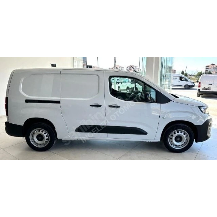 PEUGEOT PARTNER- VAN- 24/25; ARAÇ BİLGİLERİ VE RESİMLERİ