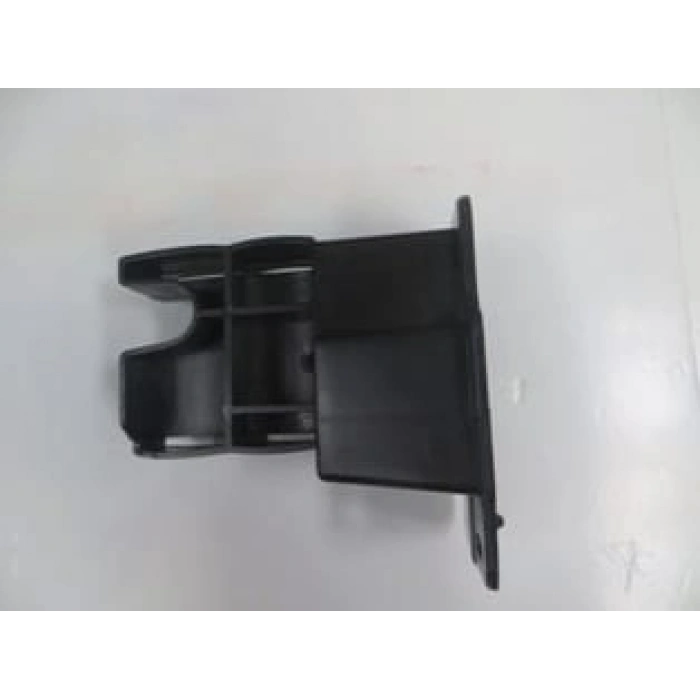 RENAULT CLIO- 4- HB- 13/16; ÖN TAMPON DEMİRİ BAĞLANTI BRAKETİ SAĞ PLASTİK
