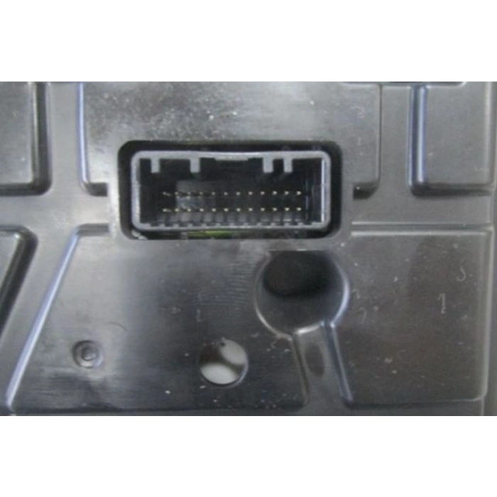 RENAULT CLIO- 4- HB- 16/20; GÖSTERGE SAATI (ÜNITESI/PANELI) (MANUEL VITES) (DIZEL ARAÇLAR IÇIN)