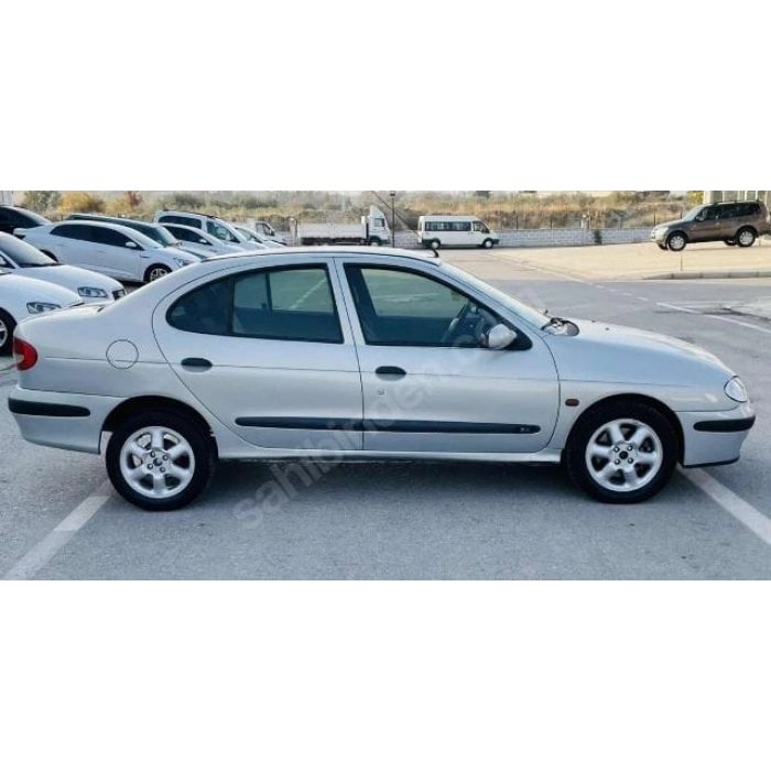RENAULT MEGANE- 1- 99/02; ARAÇ BİLGİLERİ VE RESİMLERİ