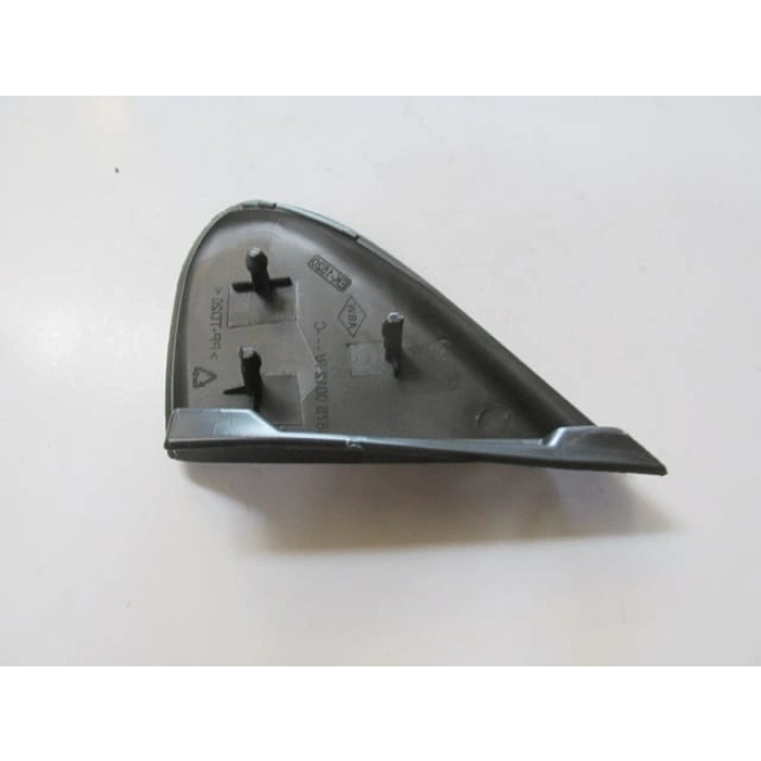 RENAULT MEGANE- 3- HB- 10/13; KAPI AYNA MUSKASI SAĞ (ÇAMURLUK ÜST ÜÇGEN PLASTİĞİ)