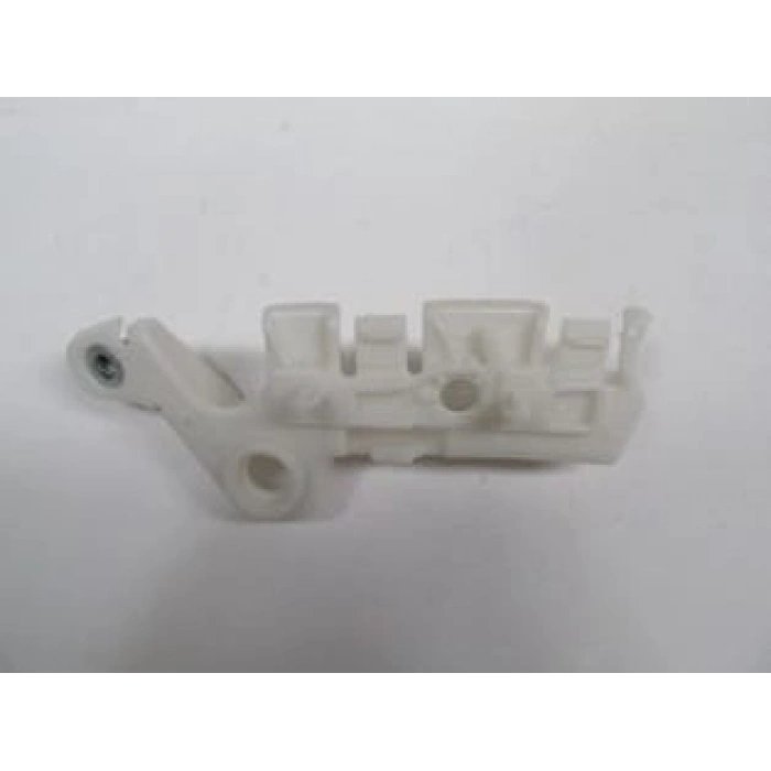 RENAULT MEGANE- 3- HB- 14/15; ÖN TAMPON BAĞLANTI BRAKETİ SAĞ (YAN KULAĞA BAĞLANAN) (TW)