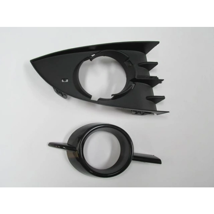 RENAULT SCENIC- 2- 07/09; SİS LAMBA KAPAĞI SAĞ SİS DELİKLİ SİYAH (DIŞ ÇERÇEVESİ SİYAH) 2PARÇA(TYG)