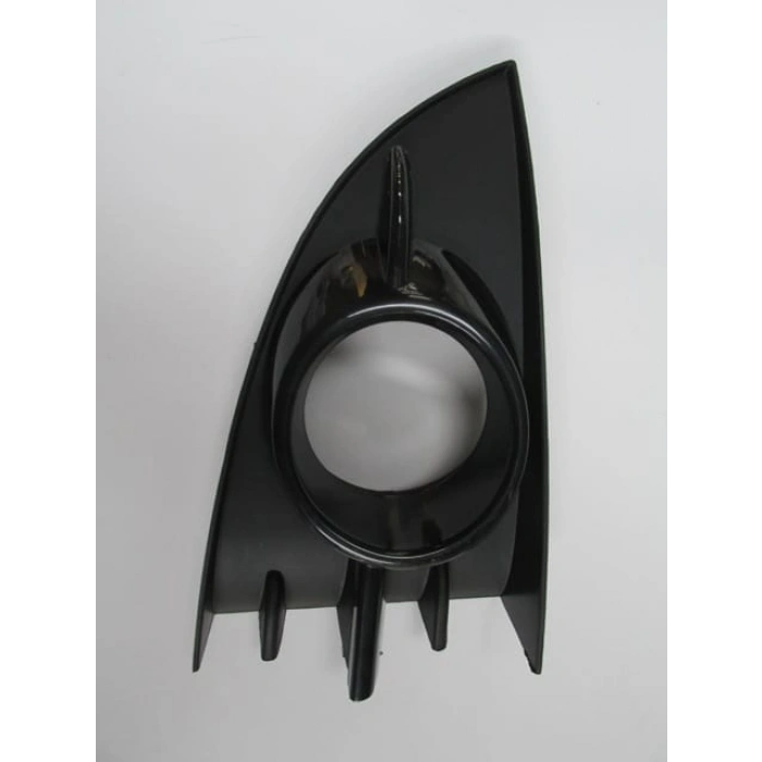 RENAULT SCENIC- 2- 07/09; SİS LAMBA KAPAĞI SAĞ SİS DELİKLİ SİYAH (DIŞ ÇERÇEVESİ SİYAH) 2PARÇA(TYG)
