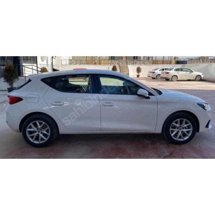 SEAT LEON- 21/25; ARAÇ BİLGİLERİ VE RESİMLERİ