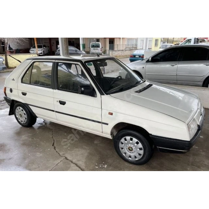 SKODA FAVORIT- 88/94; ARAÇ BİLGİLERİ VE RESİMLERİ