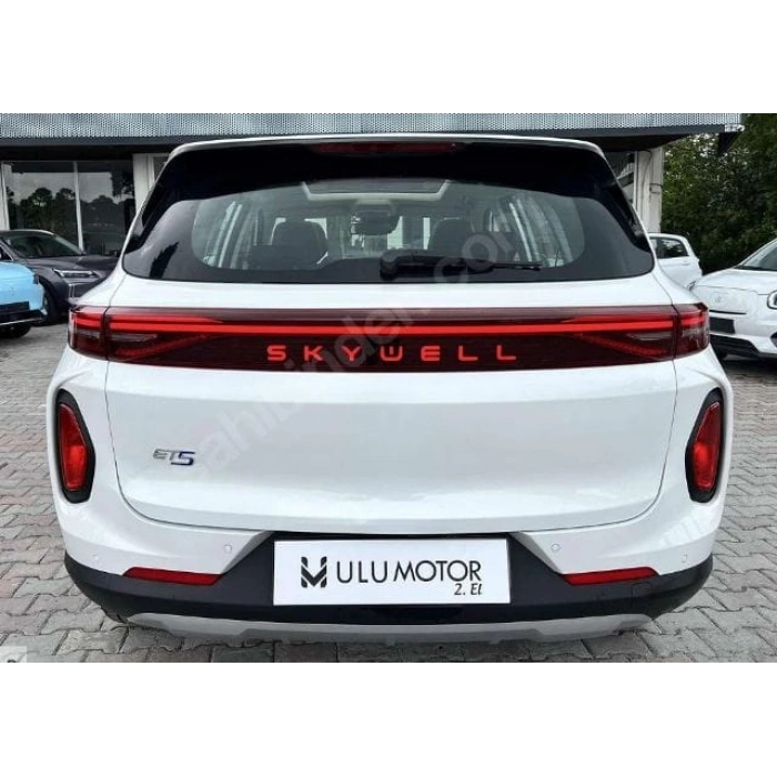 SKYWELL ET5 LEGEND- 2023; ARAÇ BİLGİLERİ VE RESİMLERİ