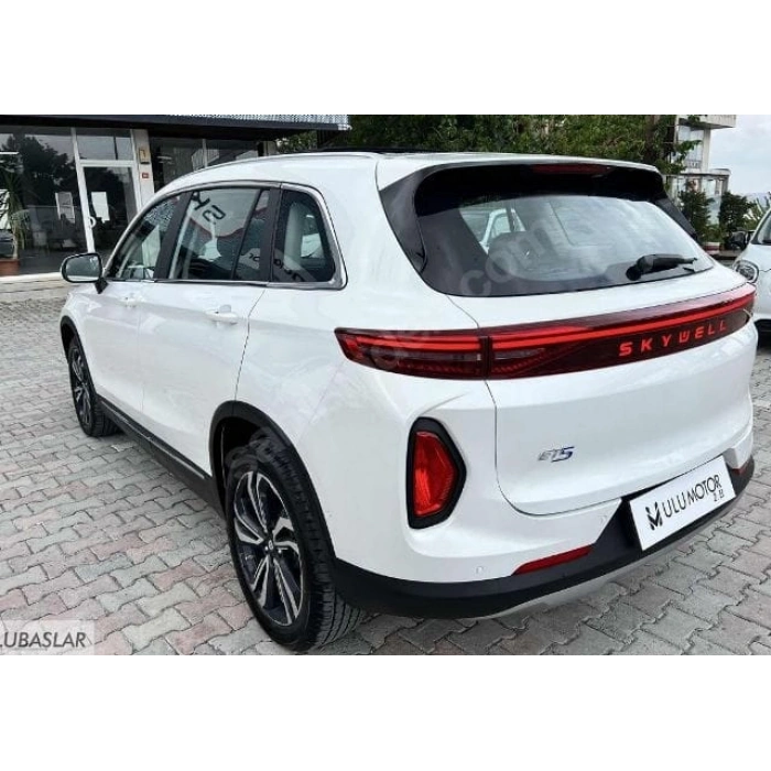 SKYWELL ET5 LEGEND- 2023; ARAÇ BİLGİLERİ VE RESİMLERİ