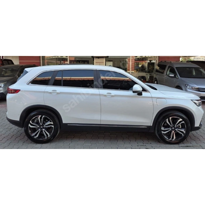 SKYWELL ET5 PREMIUM- 22/23; ARAÇ BİLGİLERİ VE RESİMLERİ