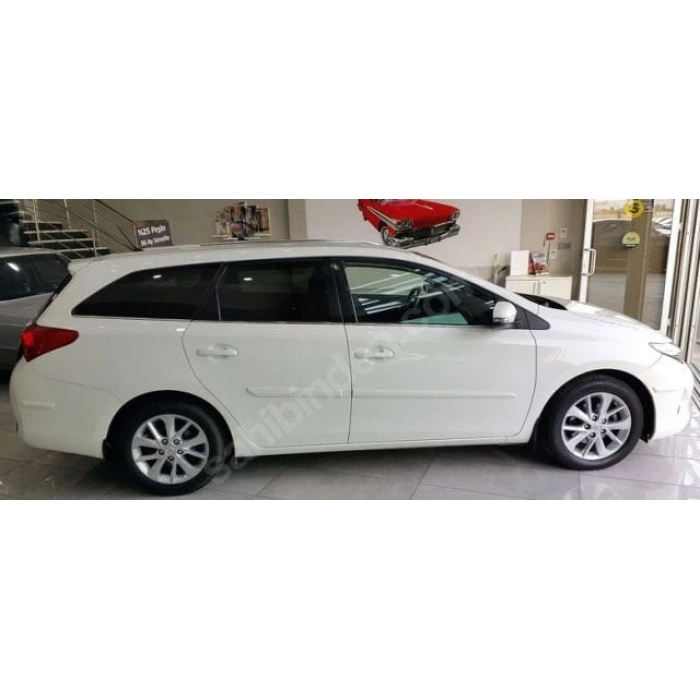 TOYOTA AURIS- 13/15; ARAÇ BİLGİLERİ VE RESİMLERİ