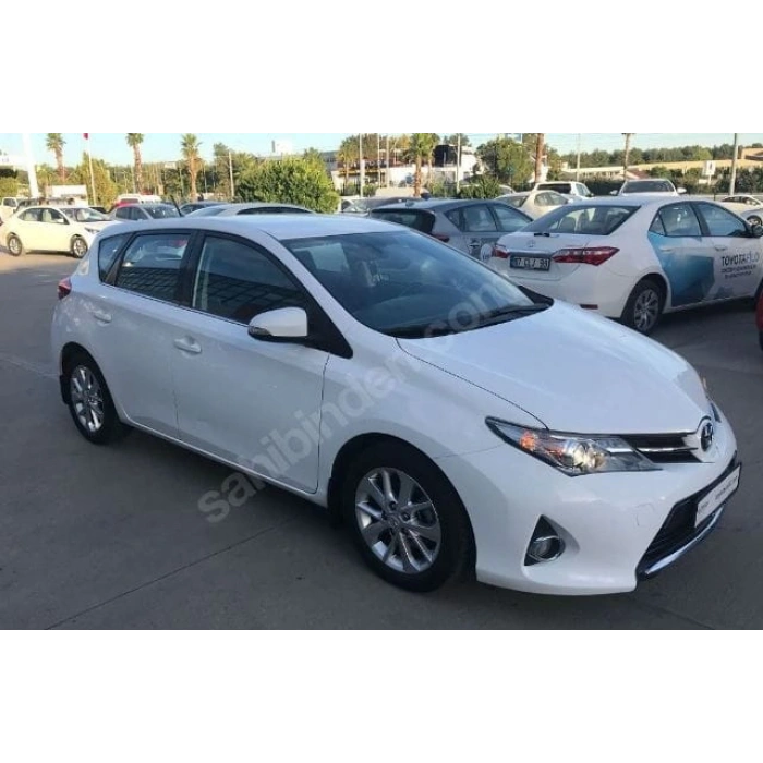 TOYOTA AURIS- 13/15; ARAÇ BİLGİLERİ VE RESİMLERİ
