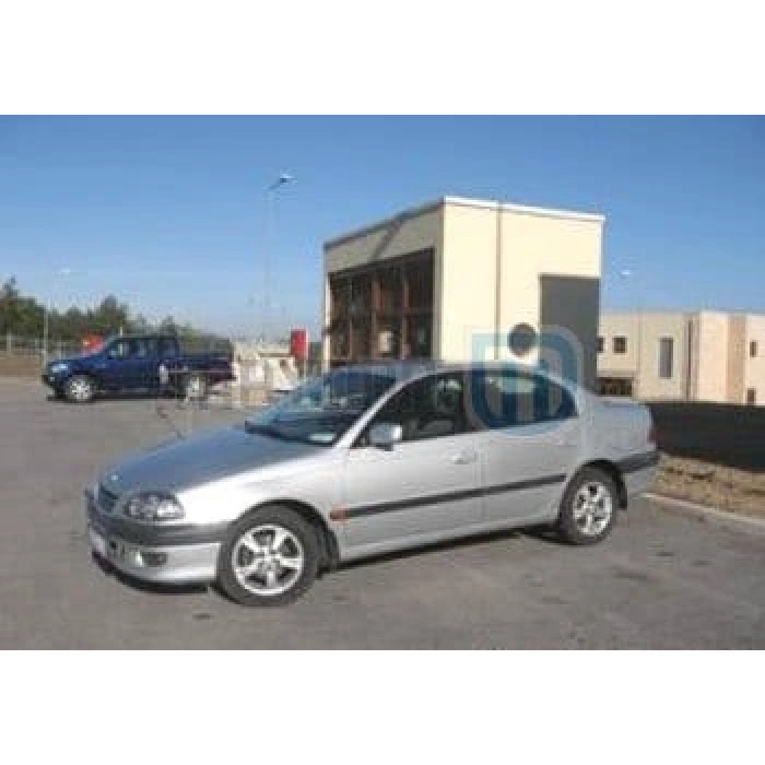TOYOTA AVENSIS- 98/00; ARAÇ BİLGİLERİ VE RESİMLERİ