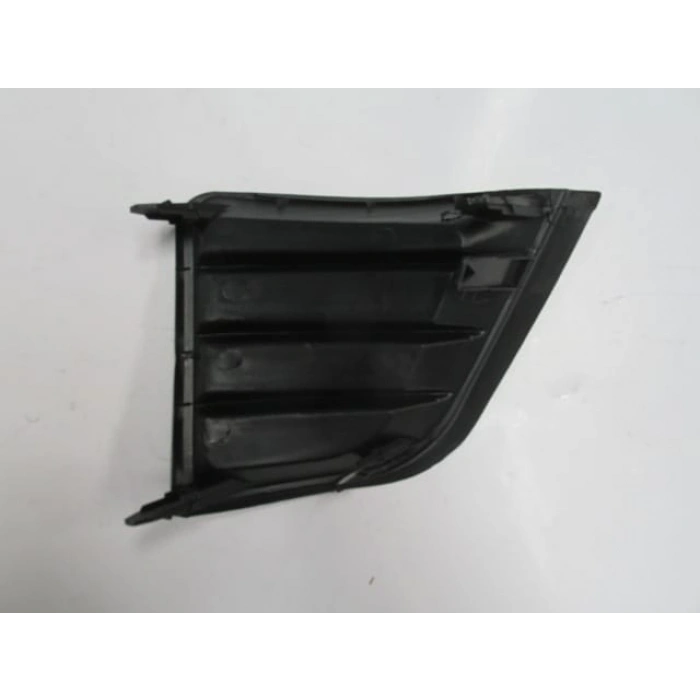 TOYOTA COROLLA- NDE180- 13/16; SİS LAMBA KAPAĞI SOL SİYAH (SİS DELİKSİZ) (TW)