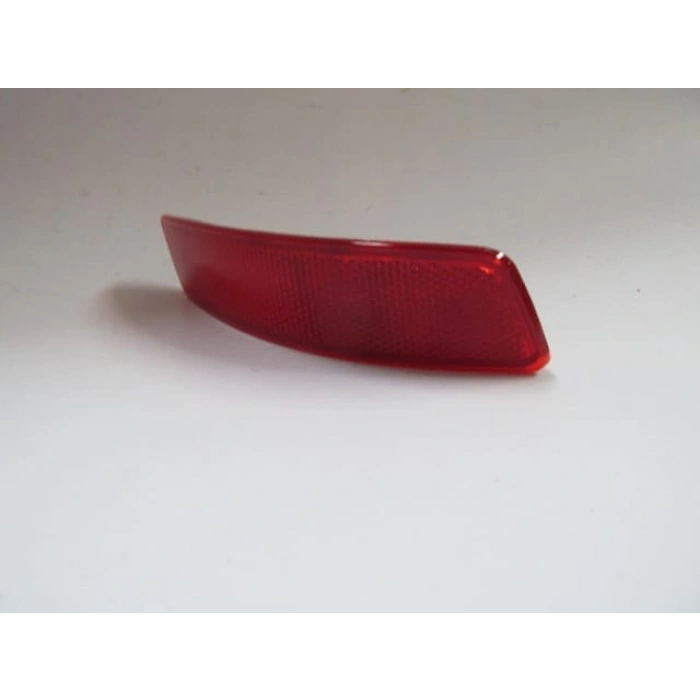 TOYOTA COROLLA- NDE180- 13/18; ARKA TAMPON REFLEKTÖRÜ SAĞ KIRMIZI