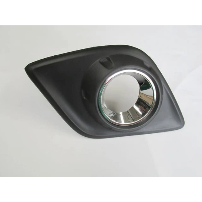 TOYOTA HILUX- PICK UP- 15/19; SİS LAMBA KAPAĞI SAĞ SİS DELİKLİ (SİS YUVASI NİKELAJLI) (CASP)