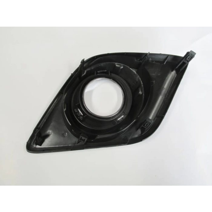 TOYOTA HILUX- PICK UP- 15/19; SİS LAMBA KAPAĞI SAĞ SİS DELİKLİ (SİS YUVASI NİKELAJLI) (CASP)