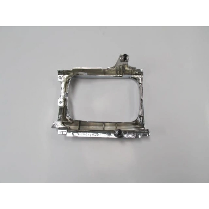 TOYOTA HILUX- PICK UP LN56/65- 85/89; FAR ÇERÇEVESİ SAĞ NİKELAJLI