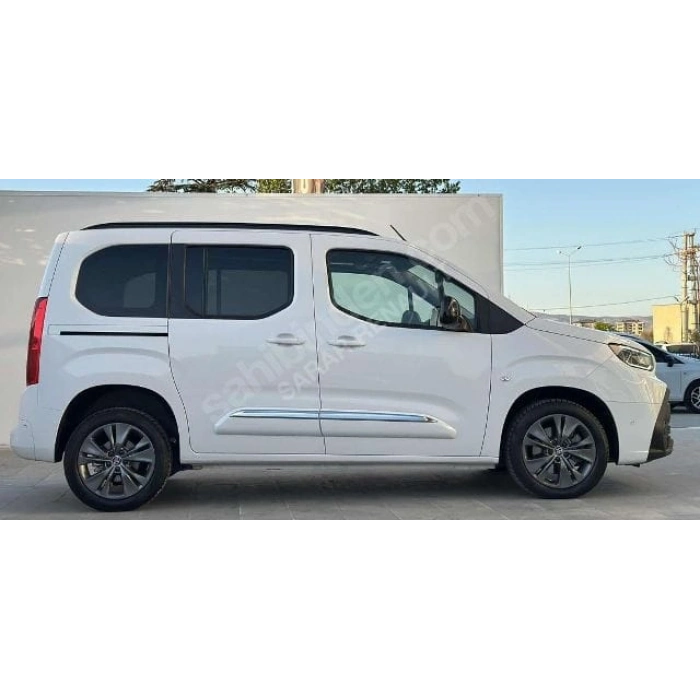 TOYOTA PROACE CITY- 24/25; ARAÇ BİLGİLERİ VE RESİMLERİ