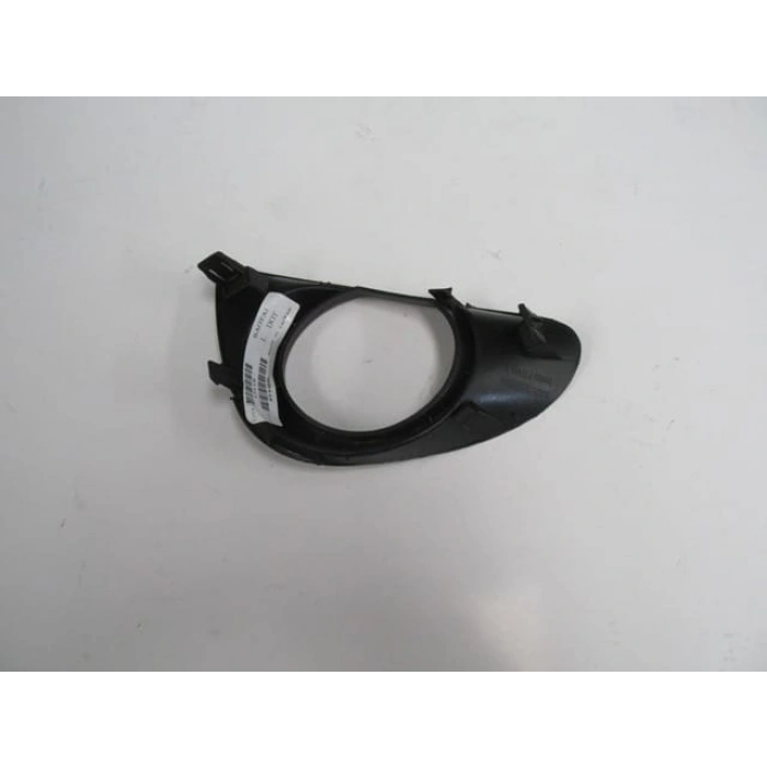 TOYOTA YARIS- 11/14; SİS LAMBA KAPAĞI SOL SİYAH (SİS DELİKLİ) (TYG)