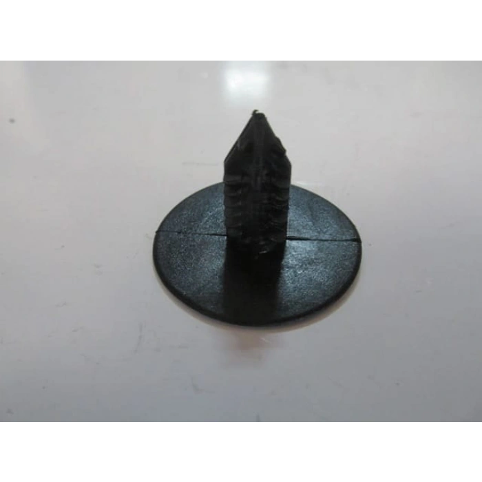 UNIVERSAL UNIVERSAL-; ÇAMURLUK DAVLUMBAZ KLİPSİ (RENAULT/DACIA)