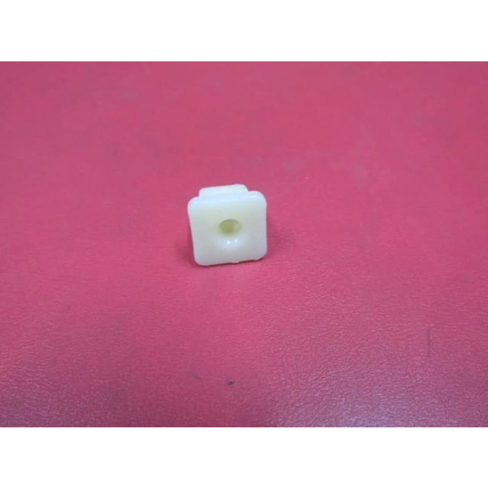 UNIVERSAL UNIVERSAL-; FAR KLİPSİ B TİPİ TÜM ARAÇLAR İÇİN