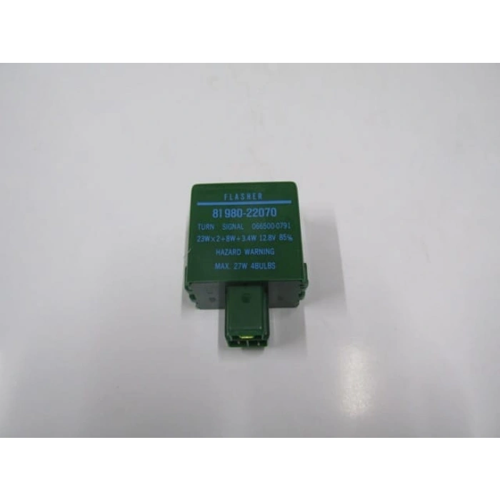 UNIVERSAL UNIVERSAL-; FLAŞÖR (3 UÇLU) YEŞİL TÜM JAPON/KORE ARAÇLARI İÇİN